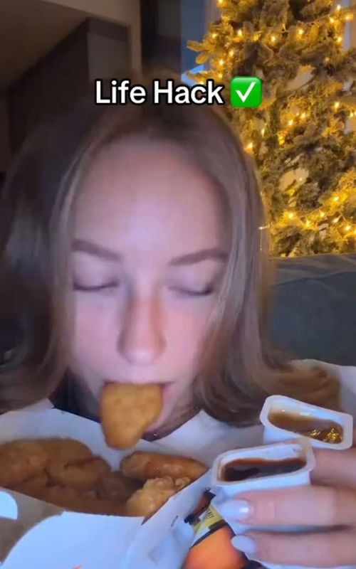 This is SO SMART 🤯 #chickennuggets #eating #food #lifehacks #genius (via emmnasstics/IG)
