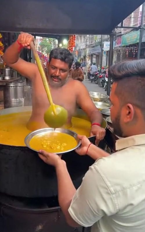 แกงทำยังไงให้อร่อย? มาลองชิมแกงที่ฉันทำดูสิ!! 👇 แชร์ให้เพื่อนดูก่อนเลย!#indianstreetfood #indianfood #fyp #fypシ゚viral #trending 