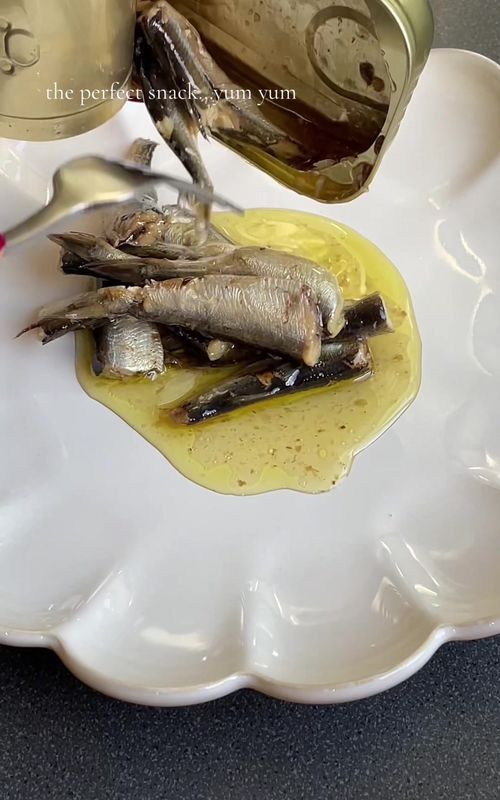 A healthy snack for you and me #sardinesrecipe #snackplate #snackidea 