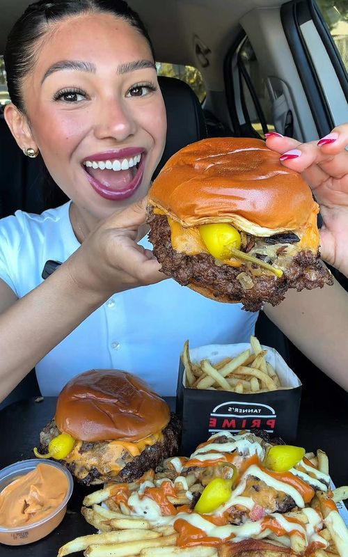 SMASH BURGER🍔 HAD TO COME BACK TO SEE IF IT WAS A ONE HIT WONDER😋 Whats ur fav burger spot?😊❤️#tannersprimeburgers #burger#giantburger#burgermukbang#mukbang#mukbangeatingshow#mukbangfoodasmr#eatingshow#eatwithme#foodvideo#foodasmr#bigbites#asmrsounds#asmreating#asmrvideo   
