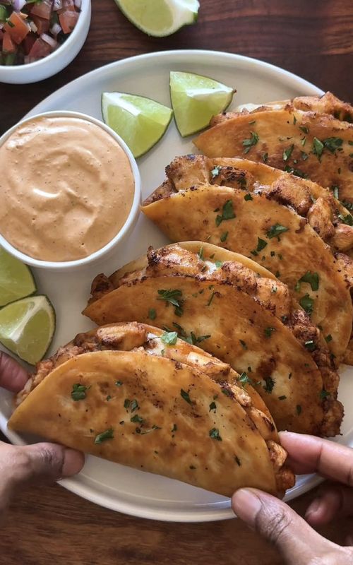 crispy honey chipotle chicken tacos 🍯🌶️✨ - crispy tacos filled with honey chipotle chicken and cheese and served w/homemade chipotle crema sauce and homemade pico de gallo 🔗 full recipe is on my website link in bio 💗 #honey #chipotle #chickentacos #Recipe #FoodTok