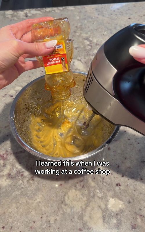 I learned this when I was working at a coffee shop #coffee #CookingHacks #coffeetime #cookinghack #coffeeathome 