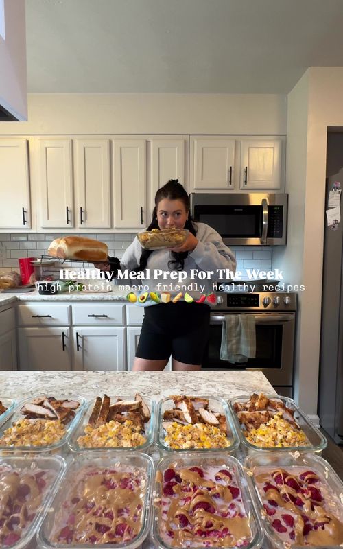Let me know in the comments which recipe you want me to share!👇🏼  Here is our weekly meal prep for a family of three! We focus on a high protein diet!  🍋Blackened Chicken 🌽Mexican Street Corn Bowl | 55 grams of protein 🍅One Pan Tuscan Chicken Pasta | 46 grams of protein  🍞Homemade Bread  🍓PB&J Overnight Oats | 49 grams of protein  @Chosen Foods @King Arthur Baking  #mealprep #healthyfood #recipes 
