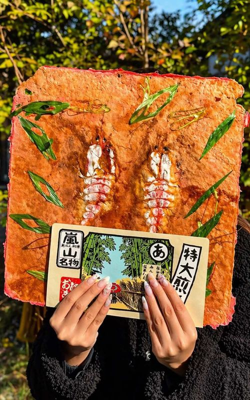 🇯🇵 🦐 Tokyo street food never misses. This giant shrimp senbei is made by pressing whole shrimp into a massive crispy rice cracker right in front of you. Crunchy, savory, and one of the coolest snacks to watch being made. 🤤 Would you try this at Tsukiji Market? Follow for more food finds. #FoodTok #japanfood #streetfood #viralfood #fyp