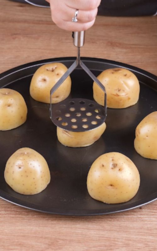 When I make potatoes like this, everyone asks me for the recipe #cooking #EasyRecipe #Recipe #quickrecipes #cook #eat #eating #potato #dinner #pizza #viral #viralvideo