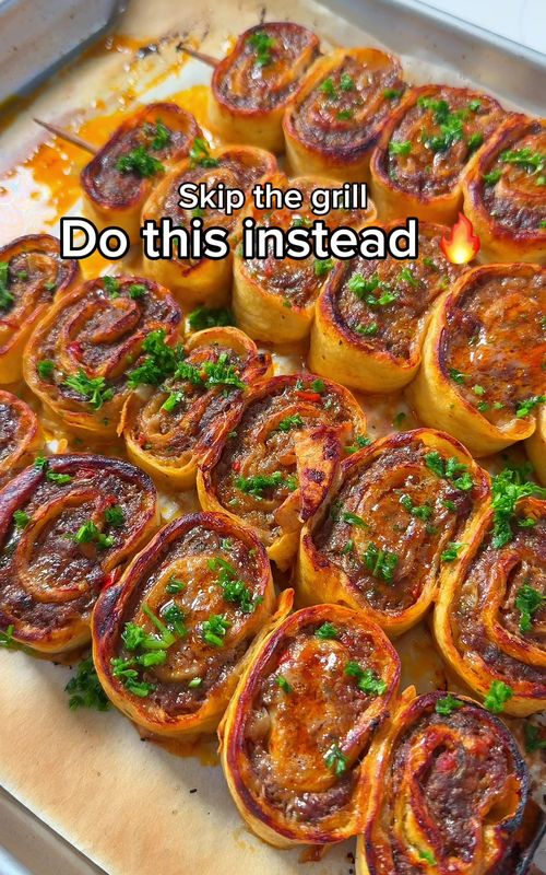 Hands down the easiest and crispiest homemade kebabs. Made in no time. Perfect for family dinners and meal prep for the week!! 🍢🔥 recipe in bio! 🔥 Crispy Kebab Wraps (No Grill Needed) Serves: 5–6 #familydinner #kebab #EasyRecipe #sheetpandinner #mealprep