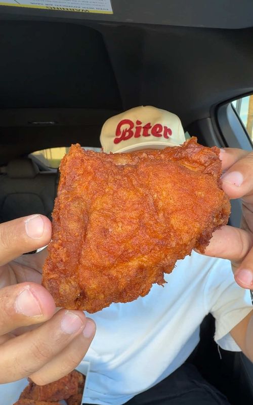 First time trying Guatemalan Fried Chicken! #foodreview #mukbang 