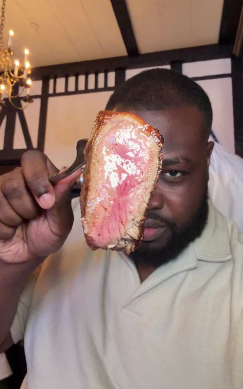 Reviewing One of The Best Steakhouse In NYC, Peter Luger Steak House In Brooklyn NY Order: Porterhouse Steak Cheeseburger  Apple Strudel  #nycfood #steakhouse #nycrestaurants #tastetest #foodreview  