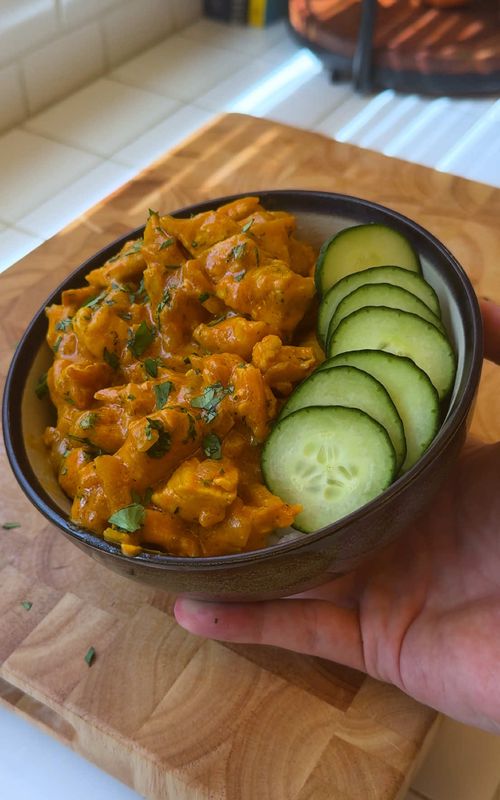Full recipe in my bio :) Coconut Chicken Rice Bowls! #ricebowl #chicken #EasyRecipe #recipes #DinnerIdeas  Chicken: 1-2 lbs chicken breast or thighs 1 tbsp canola oil 1 tsp salt 1/2 tsp thyme 1/2 tsp paprika Sauce: 1/2 yellow onion 3 garlic cloves 1 tsp ginger 1/4 cup chicken stock 2 tbsp tomato paste 1 tsp salt 1/2 tsp turmeric 1 1/2 cups coconut milk