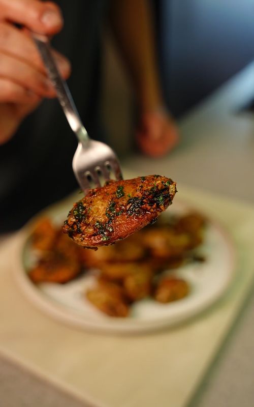 Crispy Butter Garlic Potatoes. Recipe ↓ ■ INGREDIENTS: • potatoes (Yukon Gold or russet) - 1.5 lb (700 g) • salt - for boiling + to taste • butter - 2-3 tbsp • garlic - 3-4 cloves, sliced • fresh parsley - small handful, chopped • paprika - 1/2 tsp • Italian seasoning - 1/2 tsp • black pepper - to taste ■ HOW TO COOK: 1. Peel the potatoes and cut into bite-size chunks. 2. Bring a pot of salted water to a boil. Add potatoes and cook for 10-15 minutes, until fork-tender (a fork should slide in easily). 3. Drain well and let them sit for a few minutes to dry out - this helps them crisp better. 4. Heat a pan over medium heat and add butter. 5. Add potatoes and cook undisturbed for 3-4 minutes to get a golden crust.  6. Then toss and keep cooking until crispy on all sides. 7. Add sliced garlic, paprika, and Italian seasoning. Stir gently and cook for about 30-60 seconds - don’t let the garlic burn. 8. Turn off heat, add fresh parsley, black pepper, and a pinch of salt if needed.  9. Toss everything together. 10. Serve hot - crispy outside, soft inside, loaded with buttery garlic flavor. ■ INFO (approx.): Prep: 10 min           Cook: 35 min Serves: 2-3 ~320 kcal | 5 g protein | 12 g fat | 45 g carbs (per serving) #potatoes #dinner #DinnerIdeas #recipes #EasyRecipes 