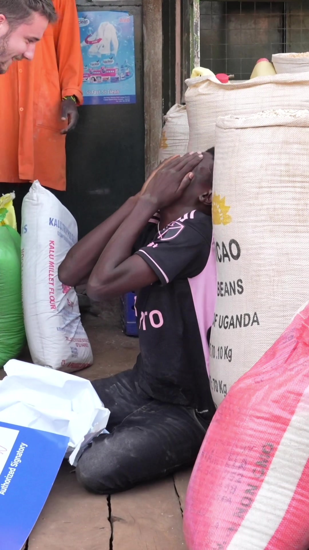 This reaction will break your heart.. 🥹🤍 (donate in my bio) #Kindness #Love #fyp #viral 