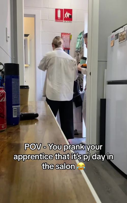 Make fun of our new colleagues🤣#funnytiktok #foryou #funnyvideos #funnyprank #funny 