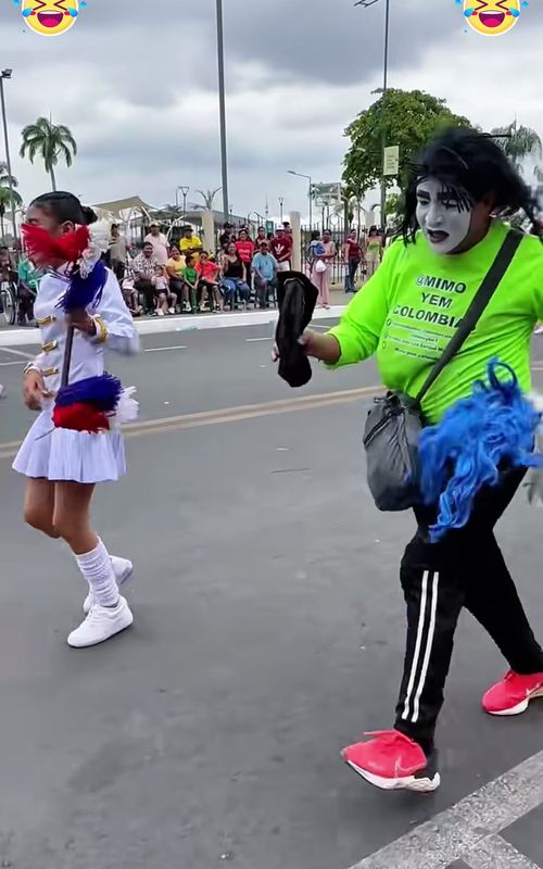 The funny moments of street imitation hope to make you happy.#fyp #funny #prank #usa🇺🇸 