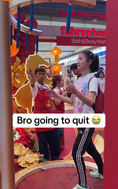 Gave her the answers and still 💀 #reactiongame #fail #catch #challenge #game (via doesgracexist/IG)