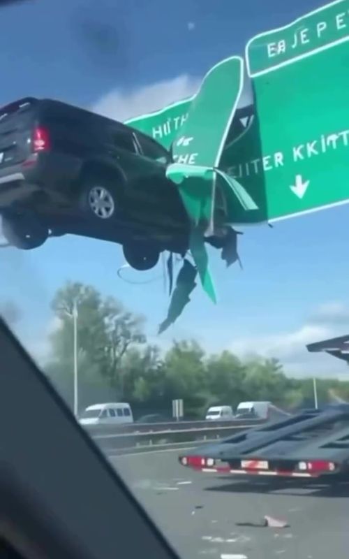 How did this happen (song: ilyTOMMY - pretty ho3) #ilytommy #hoodtrap #car #meme #tiktok 