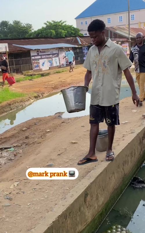 Funny water 💦 prank😂😂😂video 😂😂😂#viral_video #funnyvideo #prank #waterprank 