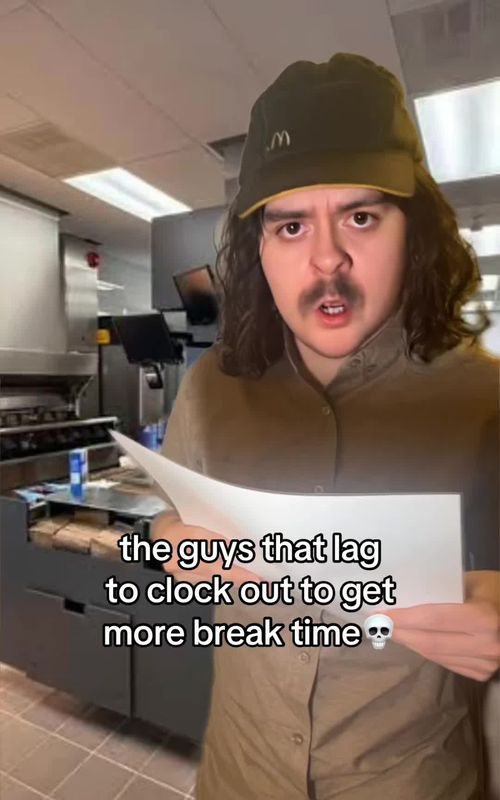 Had a coworker who would always go to the restroom before clocking out💀 #mcdonalds #fastfood #skit #comedy #comedian 