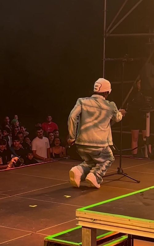 Na so i carry their mic stand go house🚶🏿‍♂️#newmusic #fypage  #tiktoknigeria  #rema 