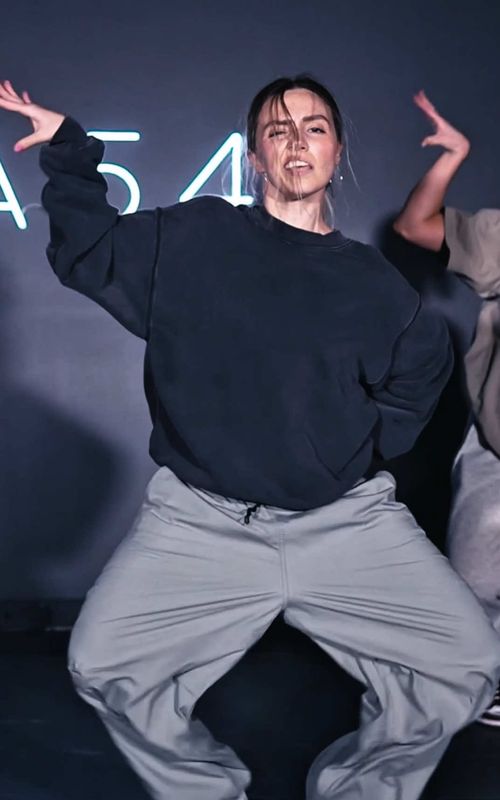 Shake that thing 👀 #AREA54 #dance 