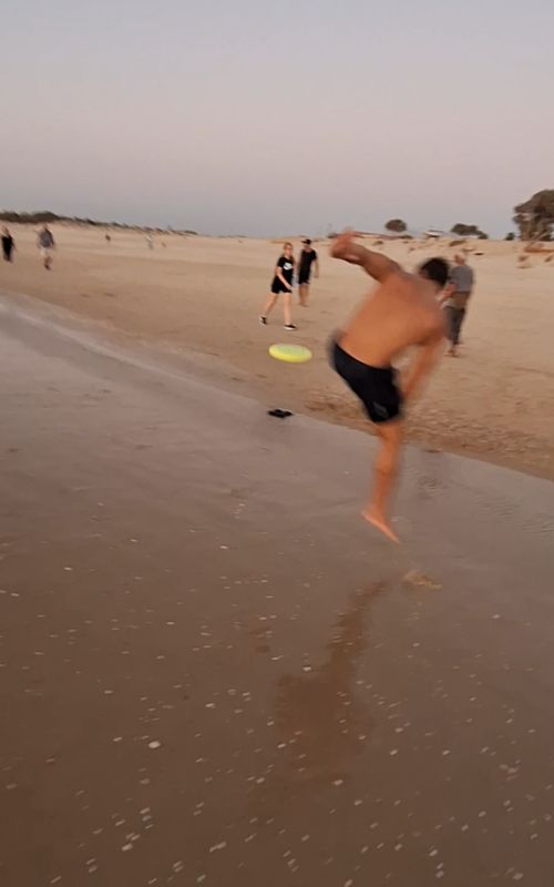 Physics Is Overrated🤷‍♂️💪🥏 - - #physics #frisbee #freestyle #fyp #beach #challenge #trickshot #duo #skills 