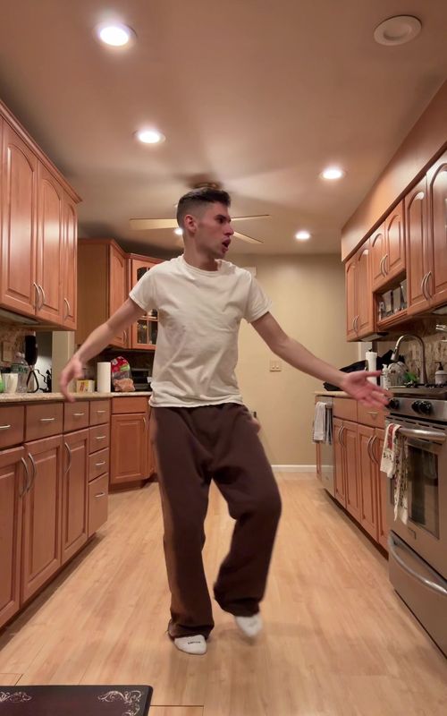 Had to hit this 😂🔥 #dancing #dance #trend #viral #fyp 