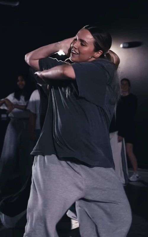 talk that talk 🎙️ #AREA54 #dance #jordangracechoreo #nashville #pregnant 