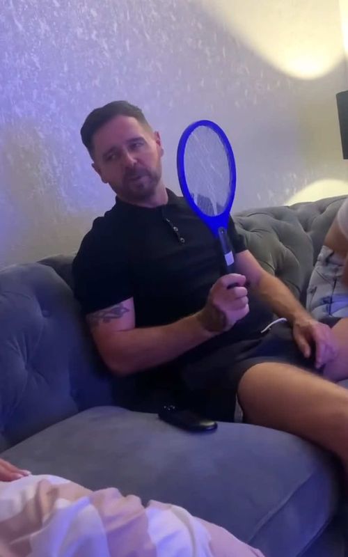 Watch till the end🤣😂 #fyp #foryoupagе #funnytiktok #funny #funnymoments #funnyvideos😂 #comedyvideo #family #brother #zapper #saturdaynight #saturday #laughs #laugh #watchtillend #watchthis #english #england #southyorkshire #british @toddy 