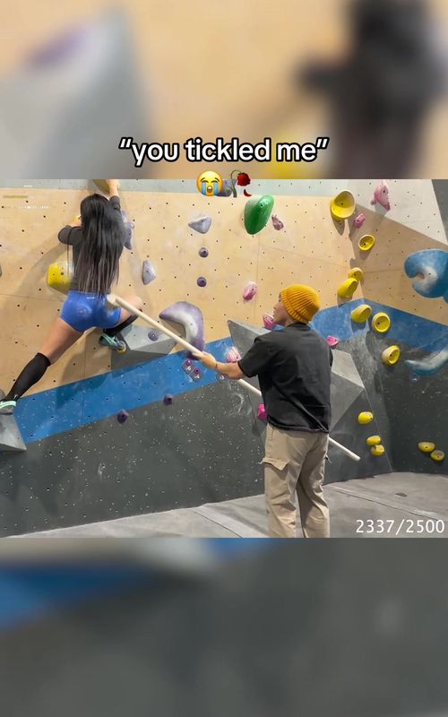 She passed the vibe check 😭 #streamer #girlfriend #rockclimbing #funny #prank