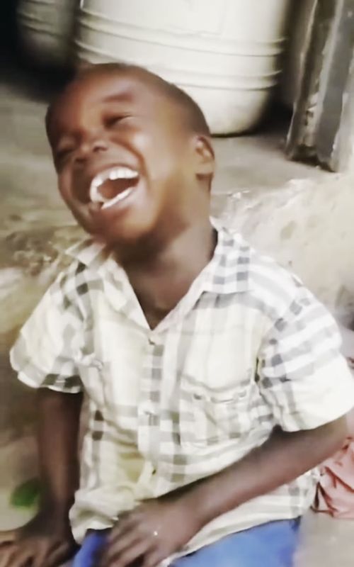 How can I outsmart a woman? 😂😂 This is a very hilarious family home comedy skit 😂🤣 The husband pretended to be sick but madam came prepared 😭😂 The level of smartness his wife displayed will leave you rolling on the floor with laughter 🤣🤣 Pure marriage wahala, pure family vibes, and nonstop home comedy 😂 ##FamilyComedy##HomeComedy##FamilyContent##MarriageComedy##FunnyVideo