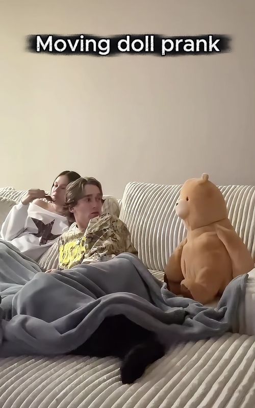 His reaction 🤣🤣#scareprank #family #jumpscare #funny #prank 