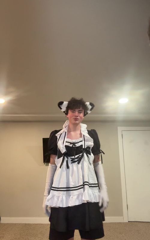 i lost a bet (it's not mine it's my friends) #Cringe #catboy #dance #meme #fyp 