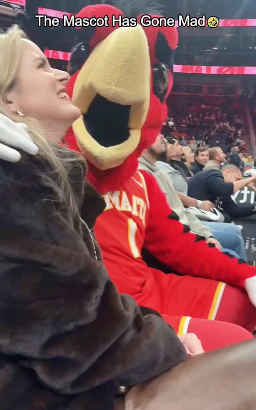 Best Mascot Moments.#mascot #funnymoments 