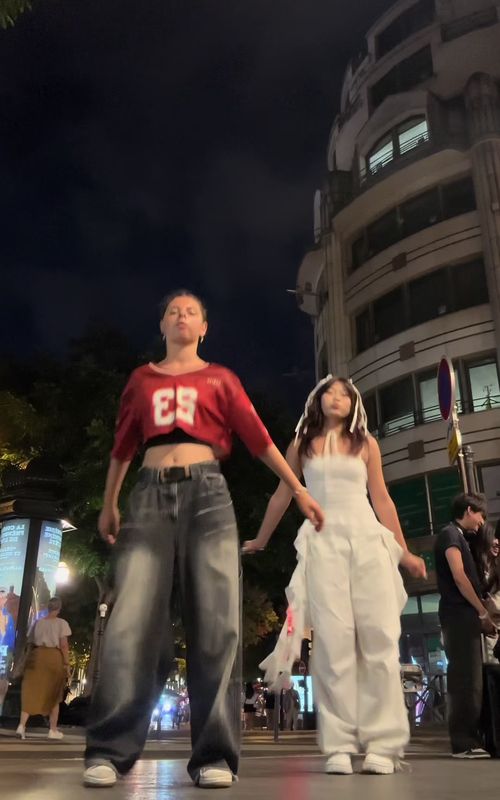 super jellyous 🥴@ILLIT #neodrip #fyp #dance #Kpop #dance #cover #illit @OPA🦖 @ɴᴇʏ💢 