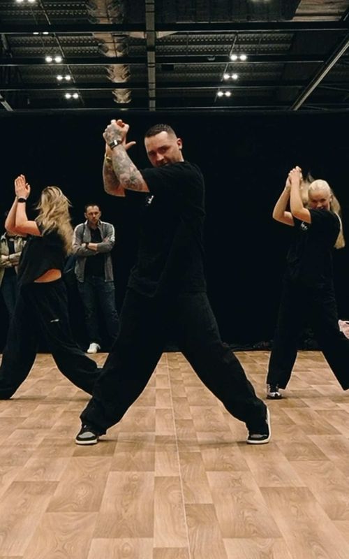 HIPS DONT LIE 🎉 @Shakira  @epmixes  #joshwharmbychoreography #foryou #fyp #explore #shakira 