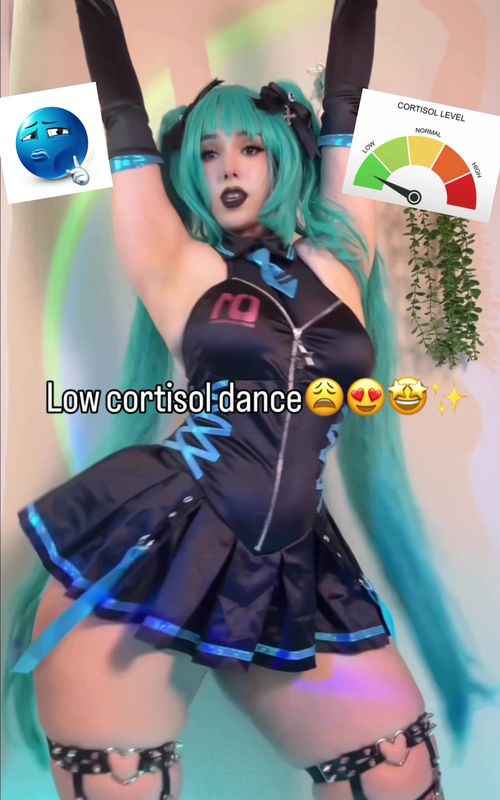 only doing low cortisol dances as goth Hatsune Miku :3 #hatsunemikucosplay 