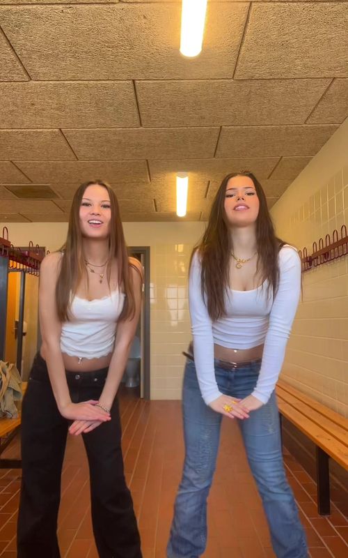 @Vanessa #dancetrend2026 #tiktokdance #lua #dancetok #2peopledance 