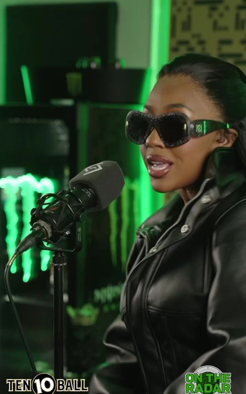 20s 50s 100s cash!!!! $$$$ Watch my  #SpendDat performance on @On The Radar Radio!💚 Out on YouTube!! & Stream my NEW single! #newmusic 