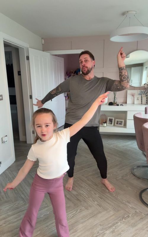 5,6,7,8… we came to ATE 🔥 Well… one of us did anyway 😂 Rate us out of 10 👇 #fyp #viral #danceduo #dadtok #dancechallenge @Steps 
