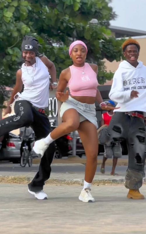 Best dance trend to emerge 2026 dc: ME 🙋‍♀️ & @Junkie🔫⚔️  @STEPHCANDANCXX🖤📸🙂 @Timmie.24  LET ME BE LET ME BE DANCE CHALLENGE  Top dance trend for 2026  Trending dance challenge right now  TikTok growth 