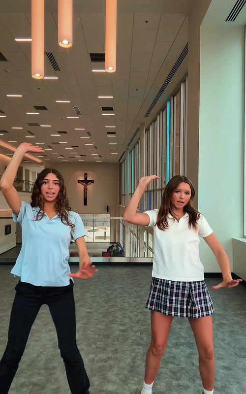 after hour tt #fyp #viral #tiktokdance #duo #school @liana🧚‍♀️🫧💝🤸‍♀️ 