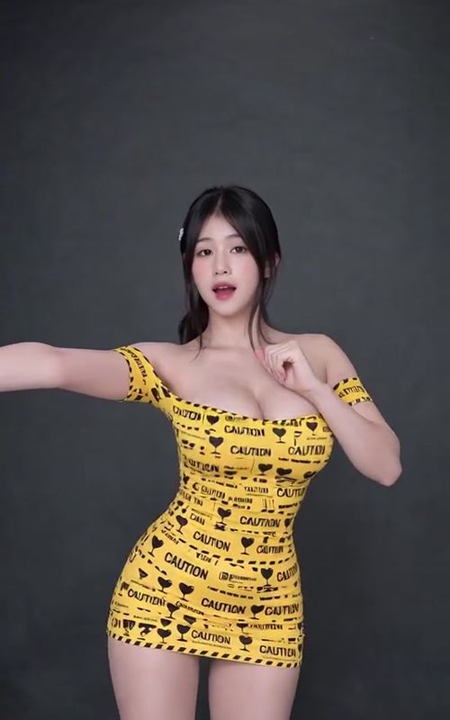 😱 #chinese #hotbody #dance #fyp #viral 