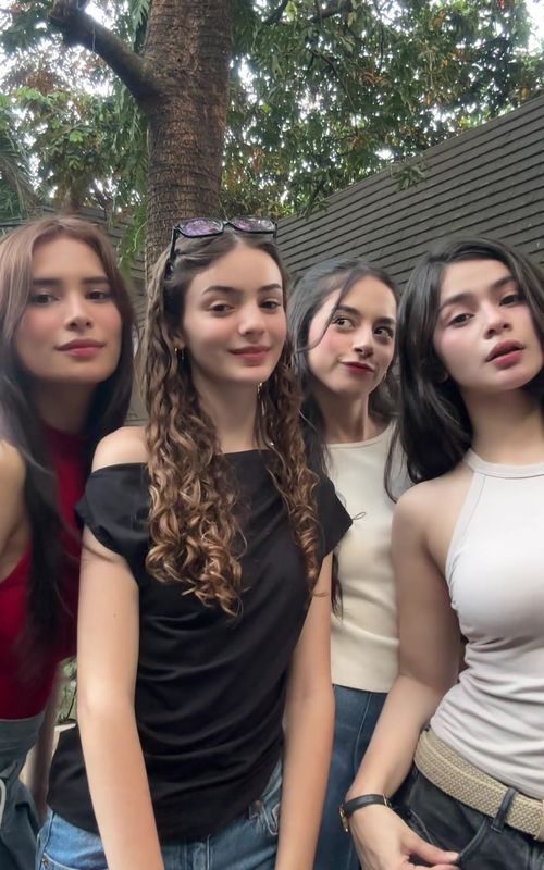 With my girlss @julsfresado @giaa @Mhai Arekat #dancetrends #trendph #heeseungwalk #blowthisup #fyp 
