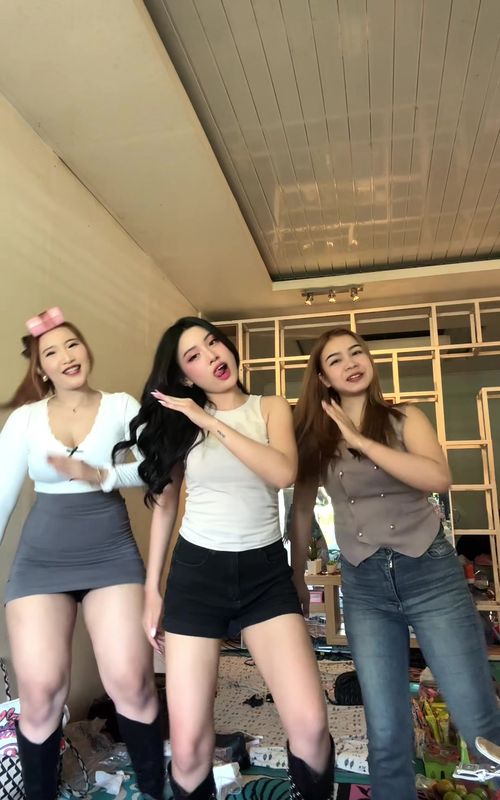 ayoyoyooo @Rindyboh29 @Ritaalodiya  #dancebrazil🇧🇷 #viralditiktok #rindyboh #donnajello #fyppppppppppppppppppppppp 