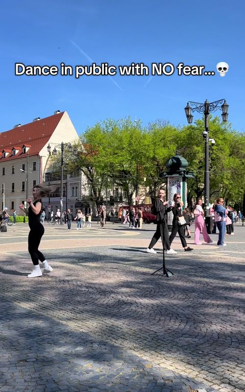 Introvert nightmare 💀🤣#danceinpublic #fypシ゚ #funnyvideos😂😂 #parati #slovakia 
