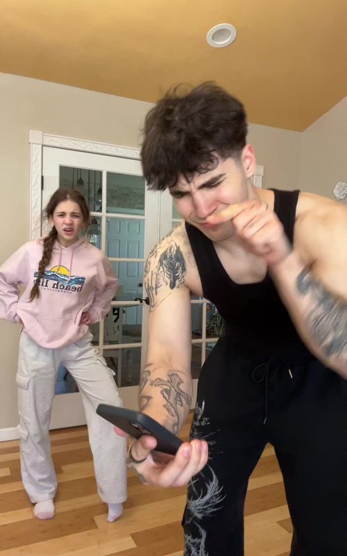 Dance moves went crazy @bellariv67 