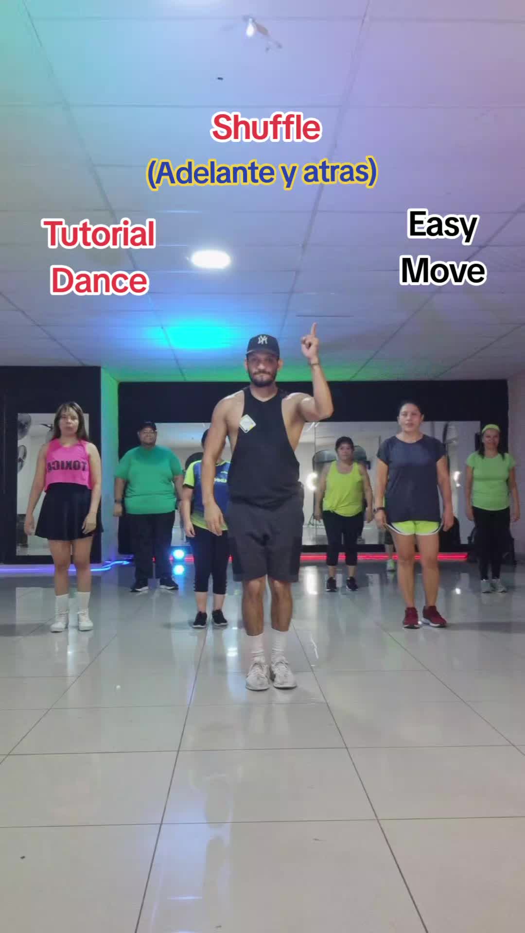 Paso adelante y atras, facil y rapido.🕺💃 #dance #tutorial #easy #move #shuffle #students #paso #pasoapaso #tendencia #fypシ  #facilyrapido #viral #step #fouryou #dancing 