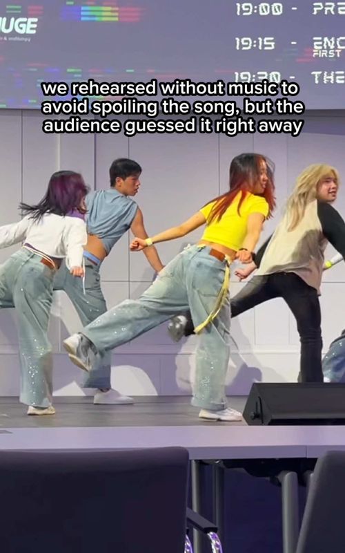 Can you guess the song? ⭐️ #contest #kpopcontent #kpopinpublic #kpopdancecover #dancechallenge 