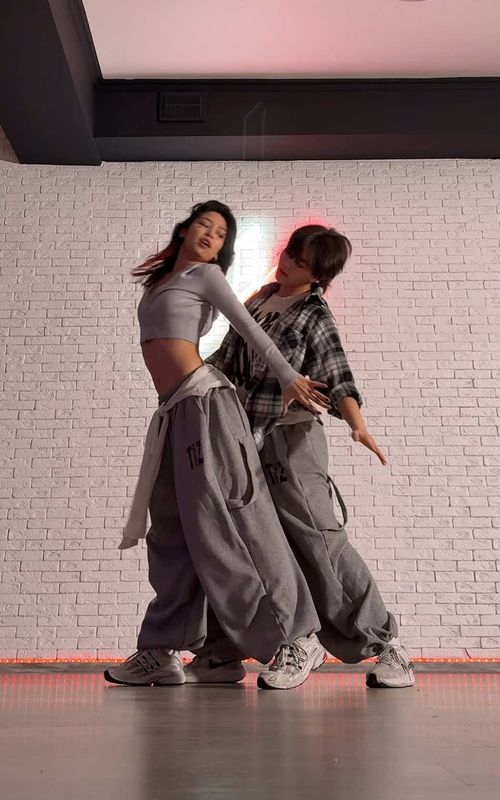 @mako #almaty #kavavii #fyp #dancecover #dance 
