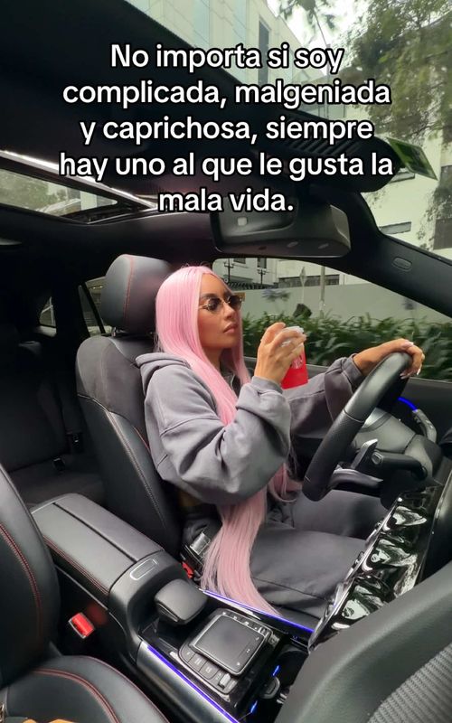 Estamos en lo correcto verdad? 🌸🤭#mercedesbenz #couple #goal #couplegoals #couplestiktok 