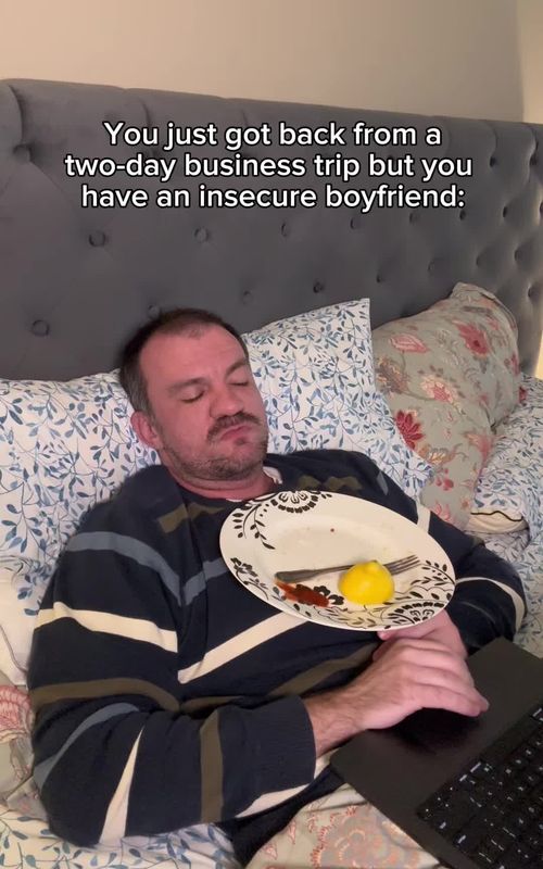 He hasn’t moved from that spot since you left #cringe #insecure #toxicrelationship #foryoupage 